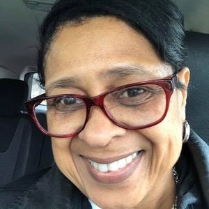 Meet your Posher, Sandy